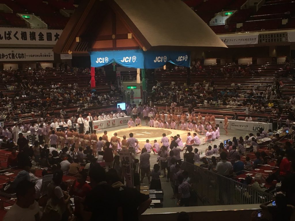 Στους σχολικούς αγώνες sumo