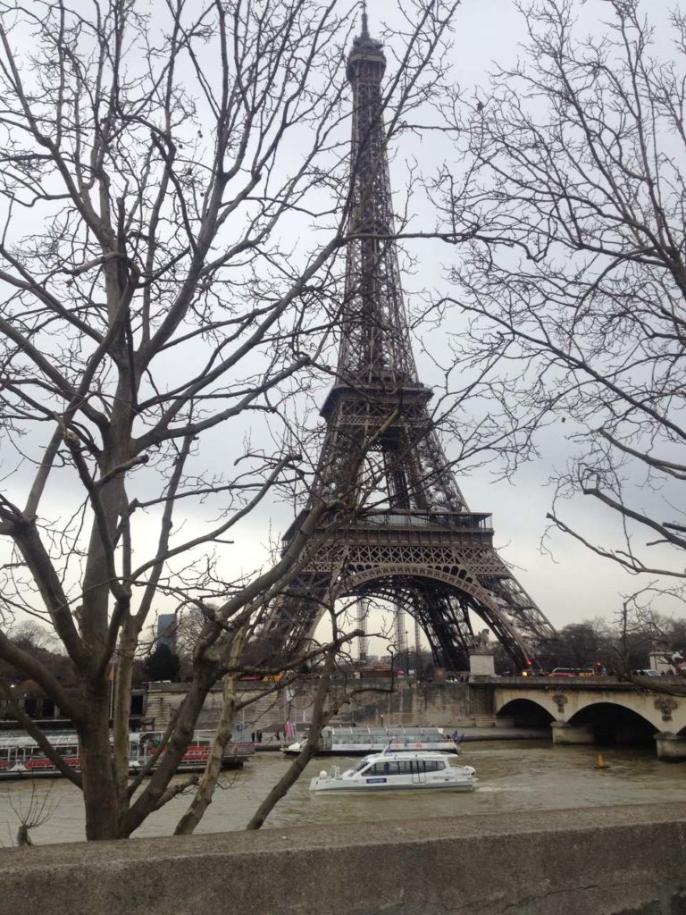 Ξεκινάμε με τα cliches, la tour Eiffel