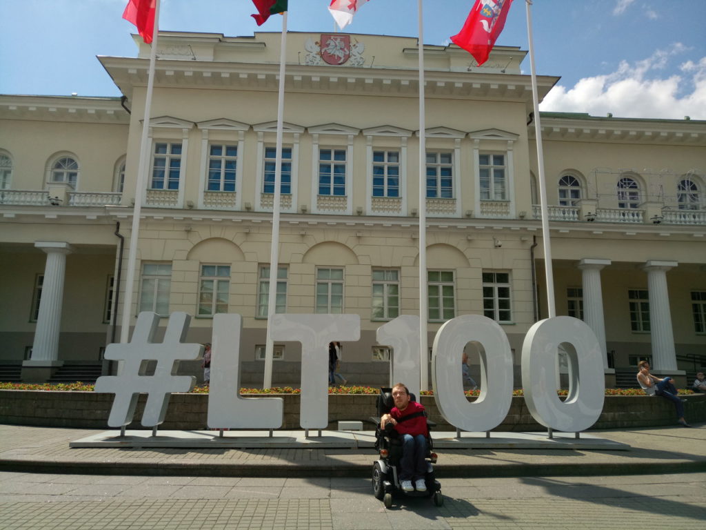 #LT100 μπροστά στο Προεδρικό Παλάτι