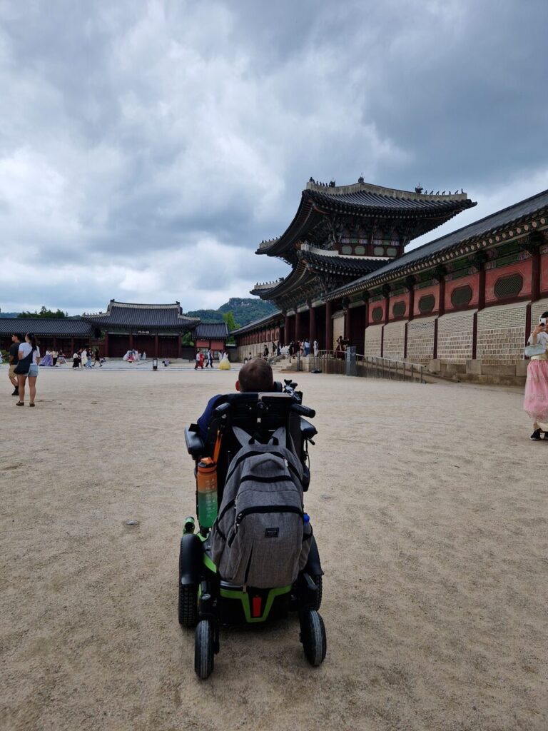 Δείγμα προσβασιμότητας στο παλάτι Gyeongbokgung